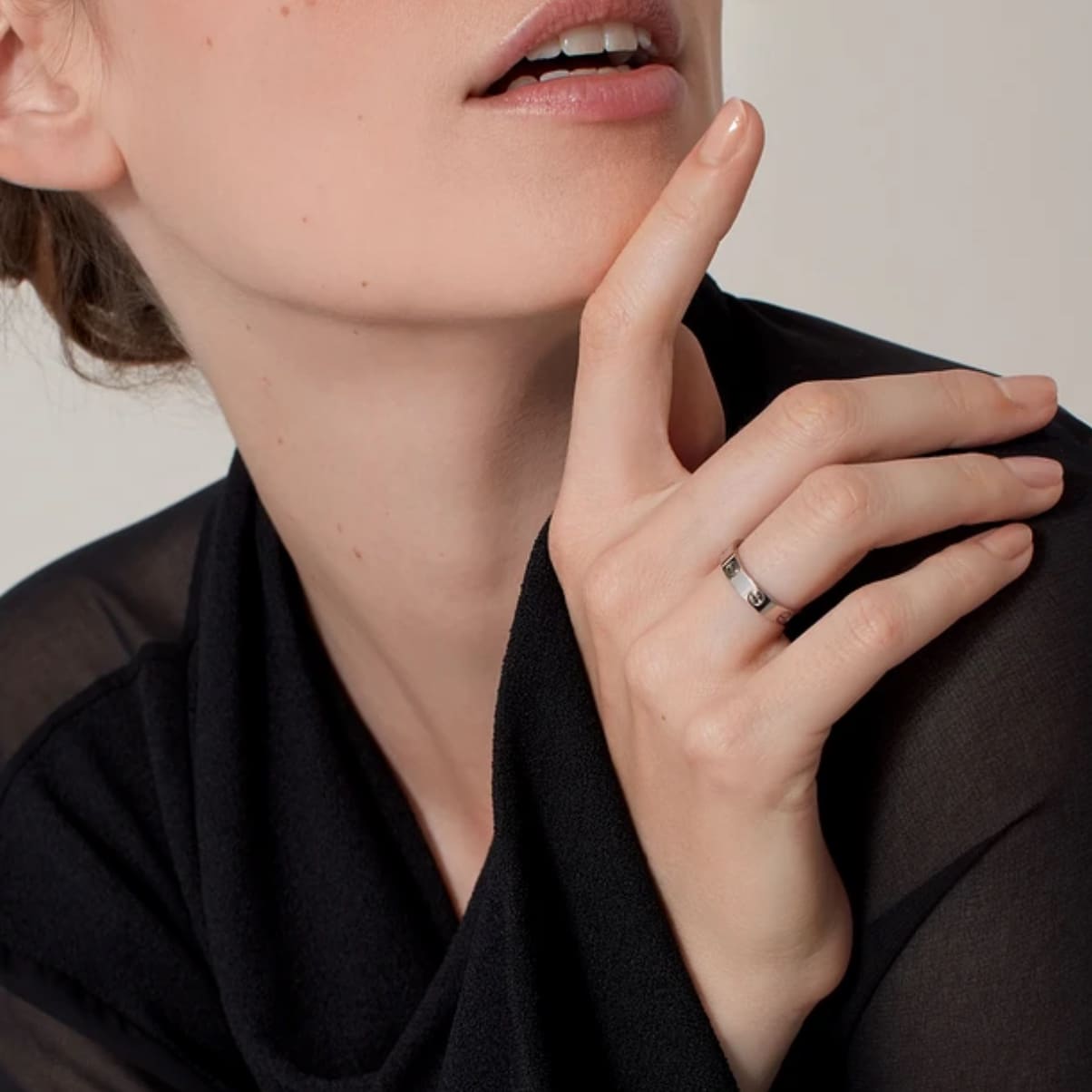 ANILLO LOVE DELGADO PLATEADO