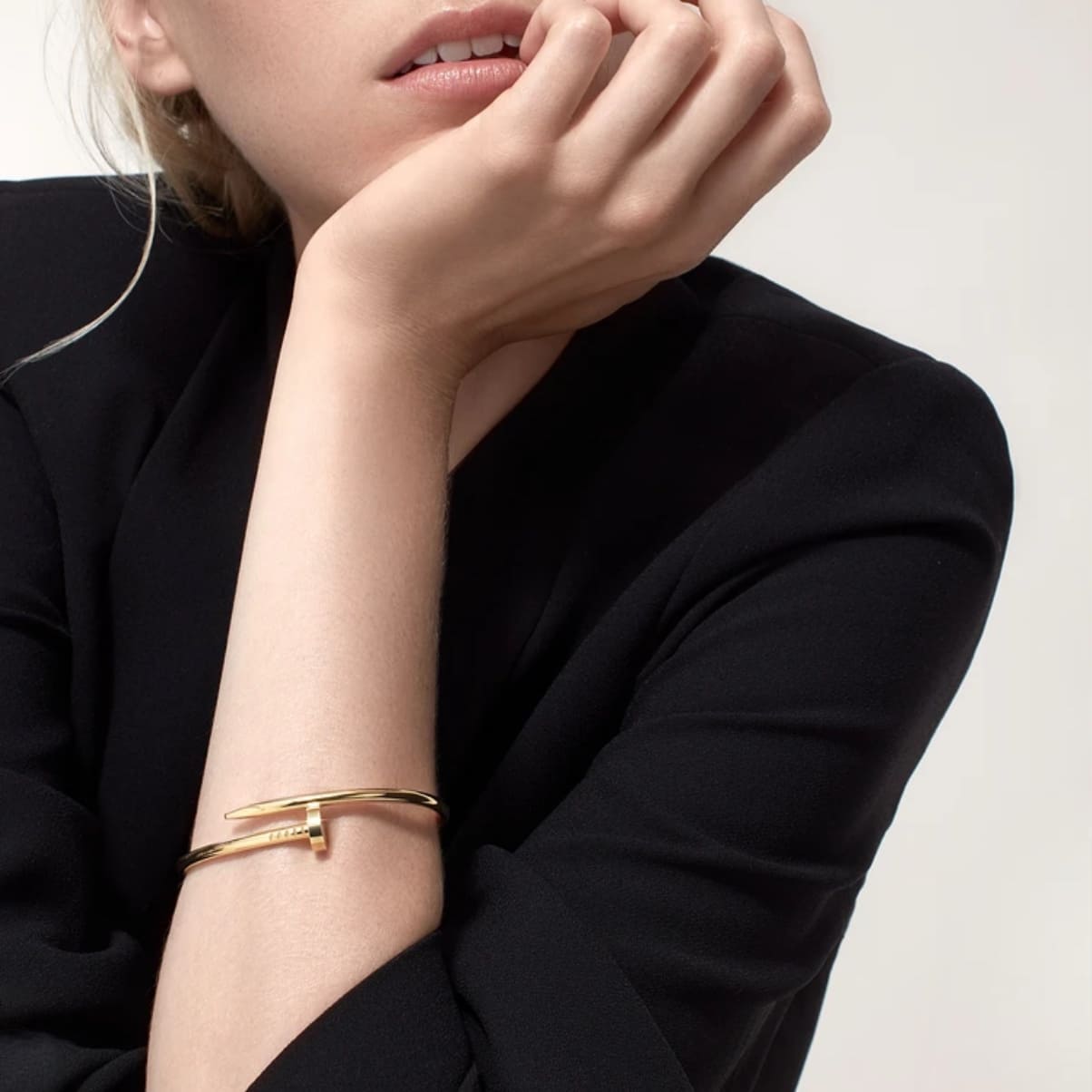 PULSERA CLAVO DORADA